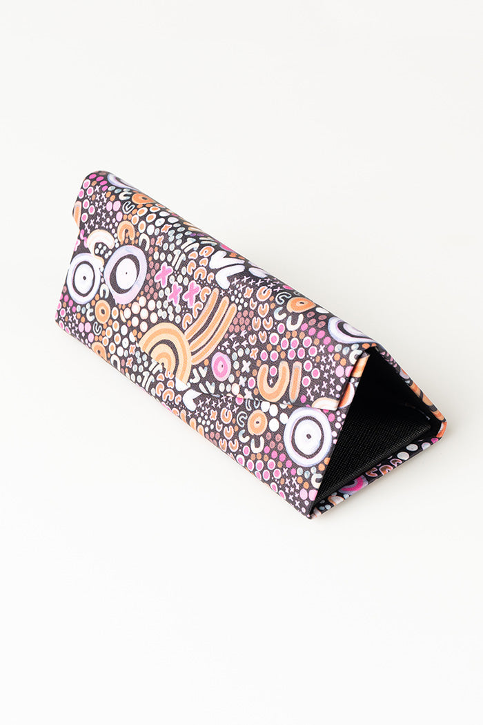 Eastern Maar Tri Fold Glasses Hard Case