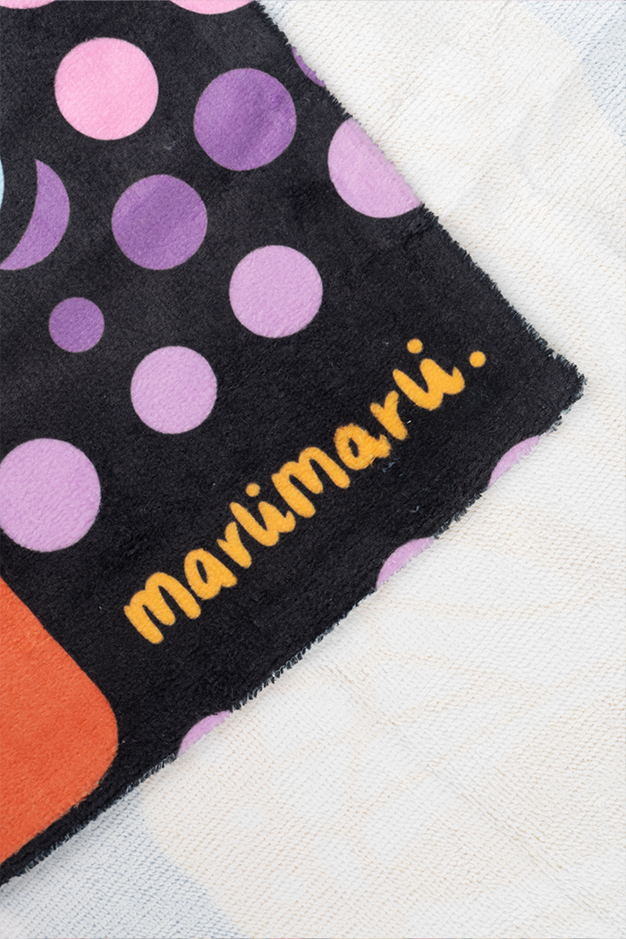 'Ngal-Gawu' Grandmother (Mother's Mum) NAIDOC WEEK 2023 Beach Towel